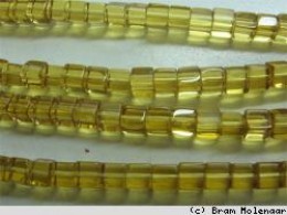 BB blokje 4mm licht topaz - 10stuks - #5625
