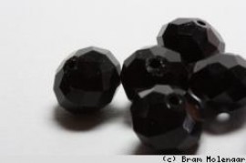 Facetkralen rondell Jet 4*6mm - per streng - #10600